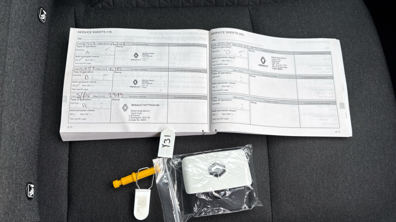 Renault Clio 1.0 TCe 90 Iconic 5dr Petrol Hatchback